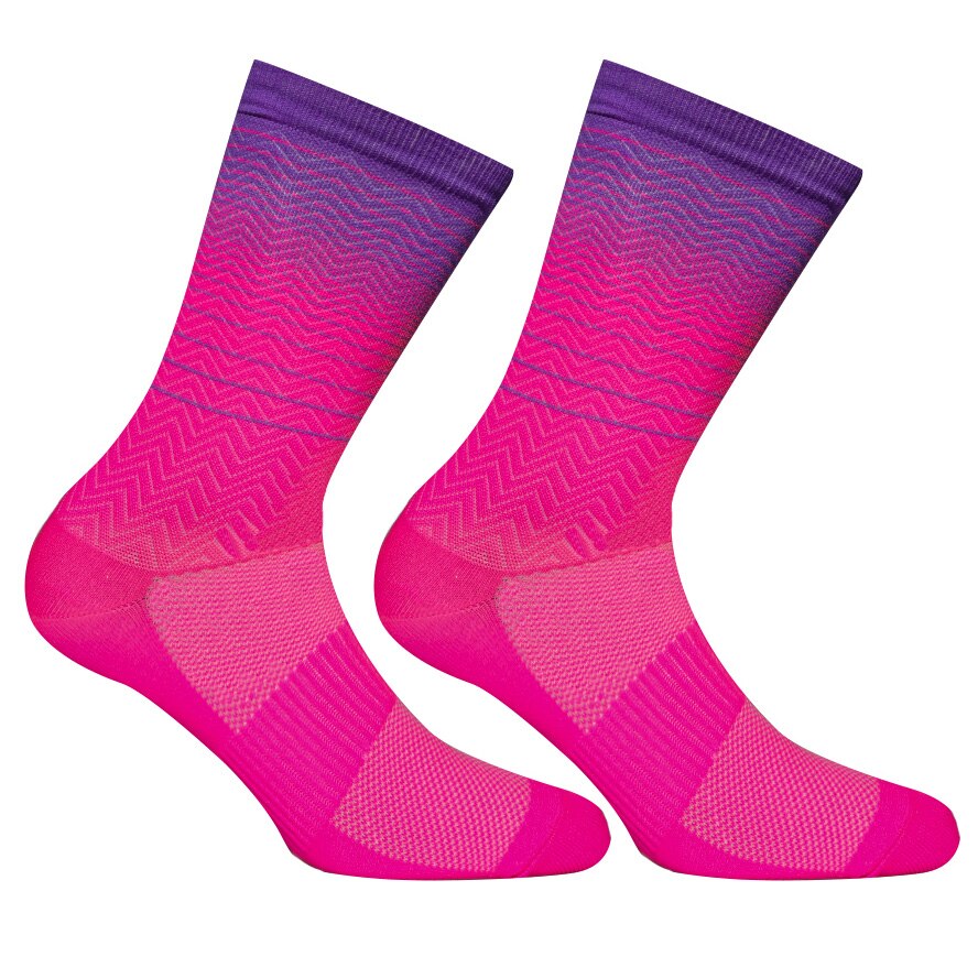 Petites chaussettes de compression dégradées le sport