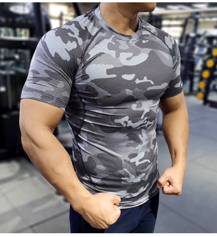 T-shirt de compression à manches raglan imprimé camouflage