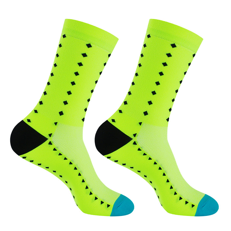 Petites chaussettes de compression colorées pour le sport